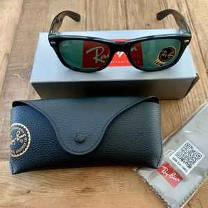 Ray-Ban NEW WAYFARER Black w/ Green-tint Lenses Sunglass Bundle